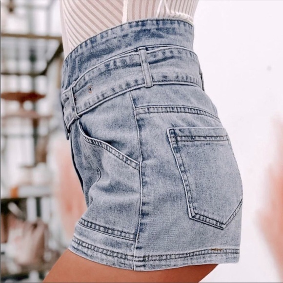 Le Lis Kesha High Waisted Denim Shorts M - Picture 2 of 8